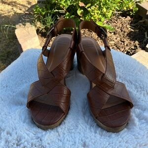 Sezane Brown Wedges Classic Style